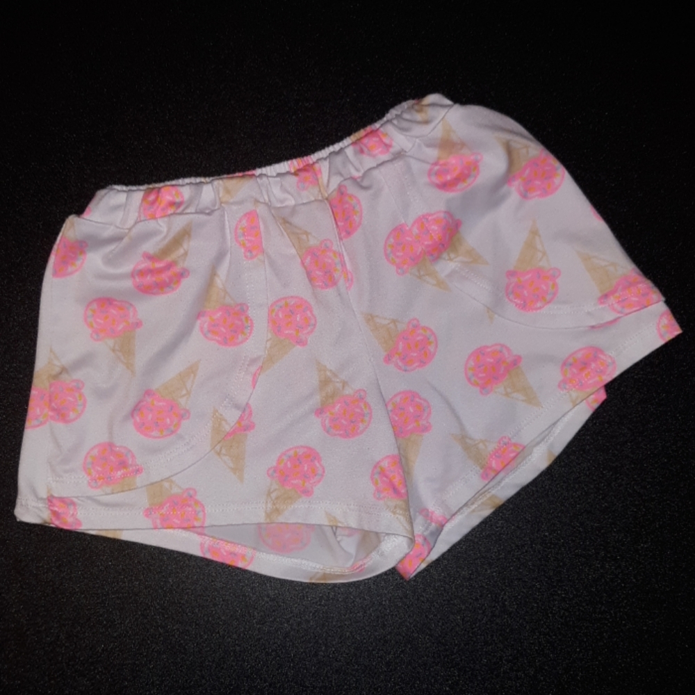 Girls 7/8 ice cream cones shorts.